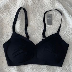 Black wire free bra